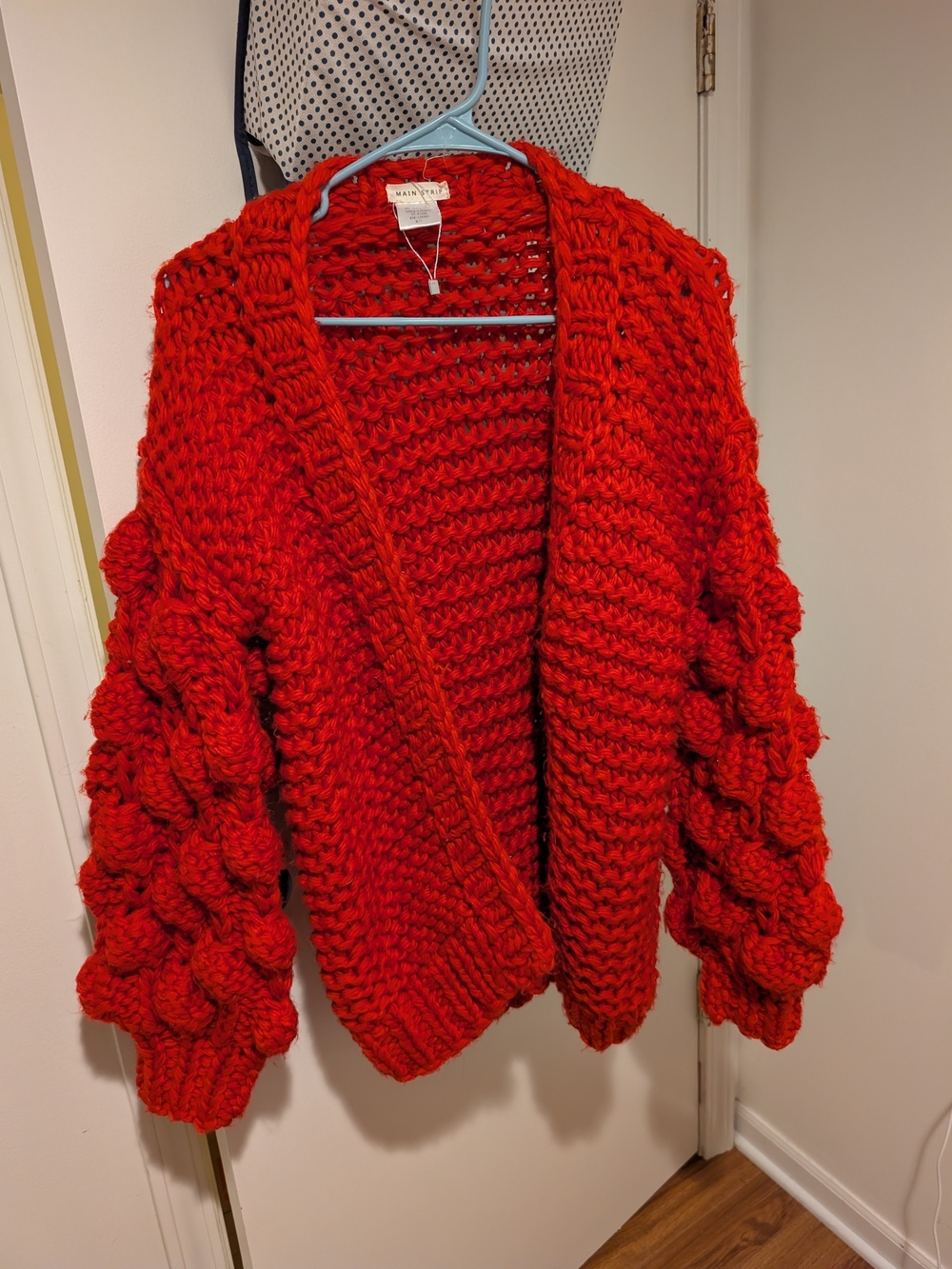 Main Strip Red Chunky Bubble-Sleeve Open Cardigan